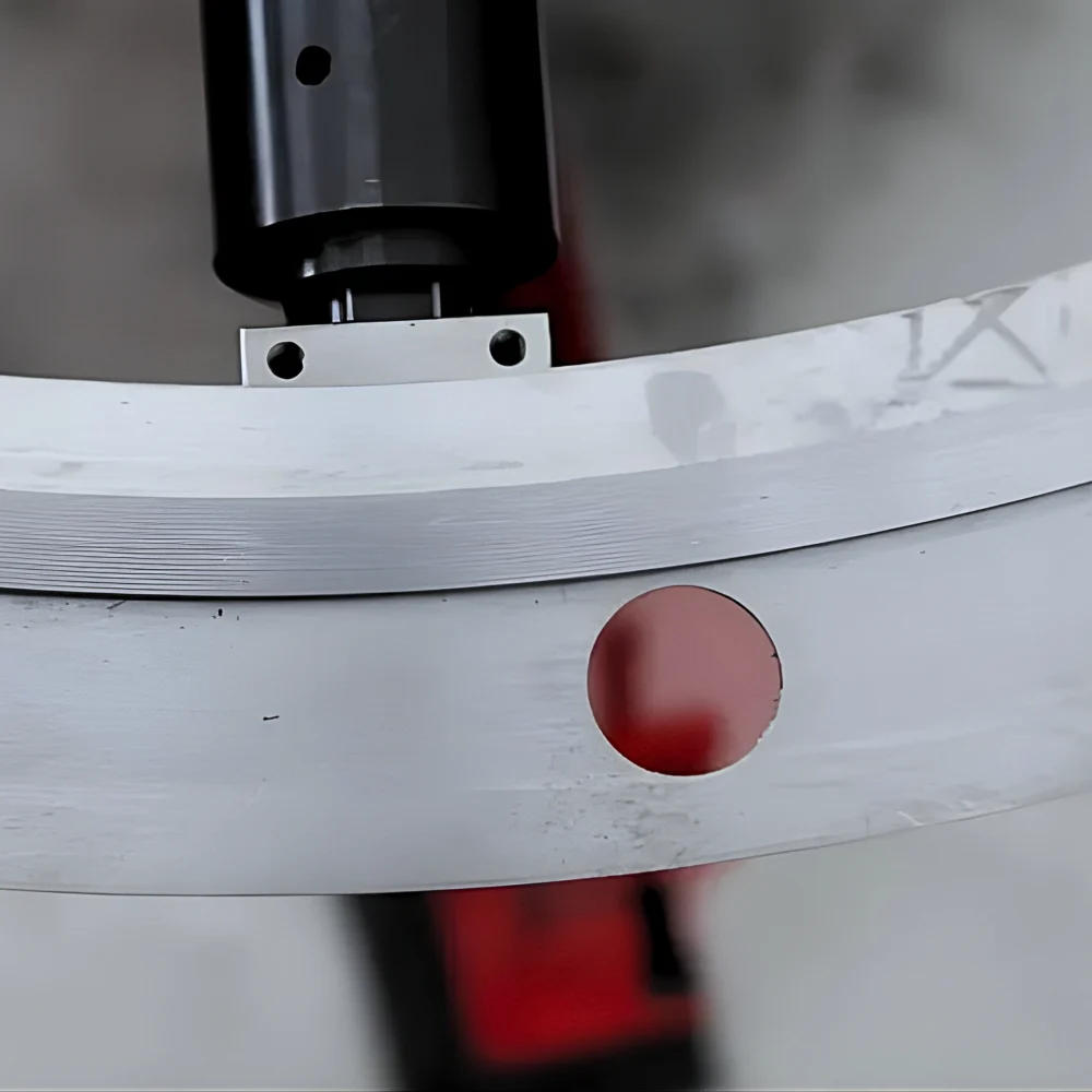 Planad flänsyta efter bearbetning med Spider 12_70 flänsfräsmaskin