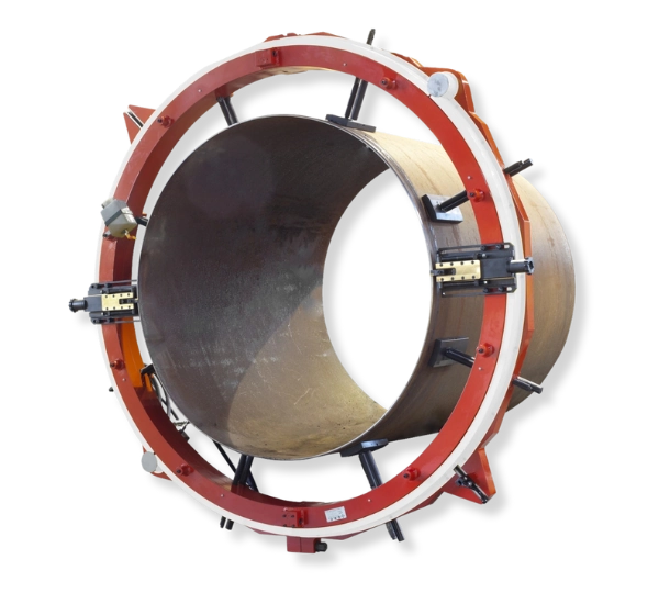 HyperCutter maskin för kapning och fogberedning av stora rördimensioner mellan 1524 och 2540 mm.