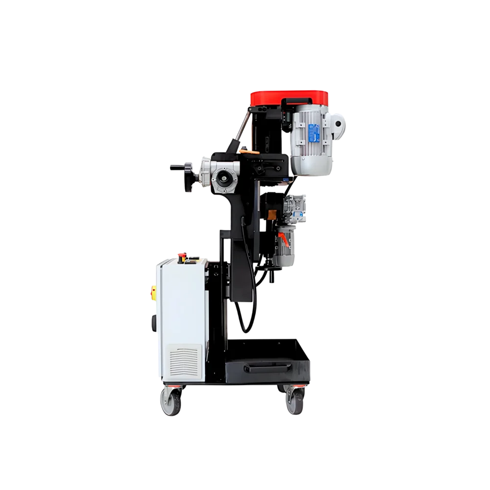 Multi Edge plåtfasmaskin på självgående vagn för fogberedning inom tung industri.