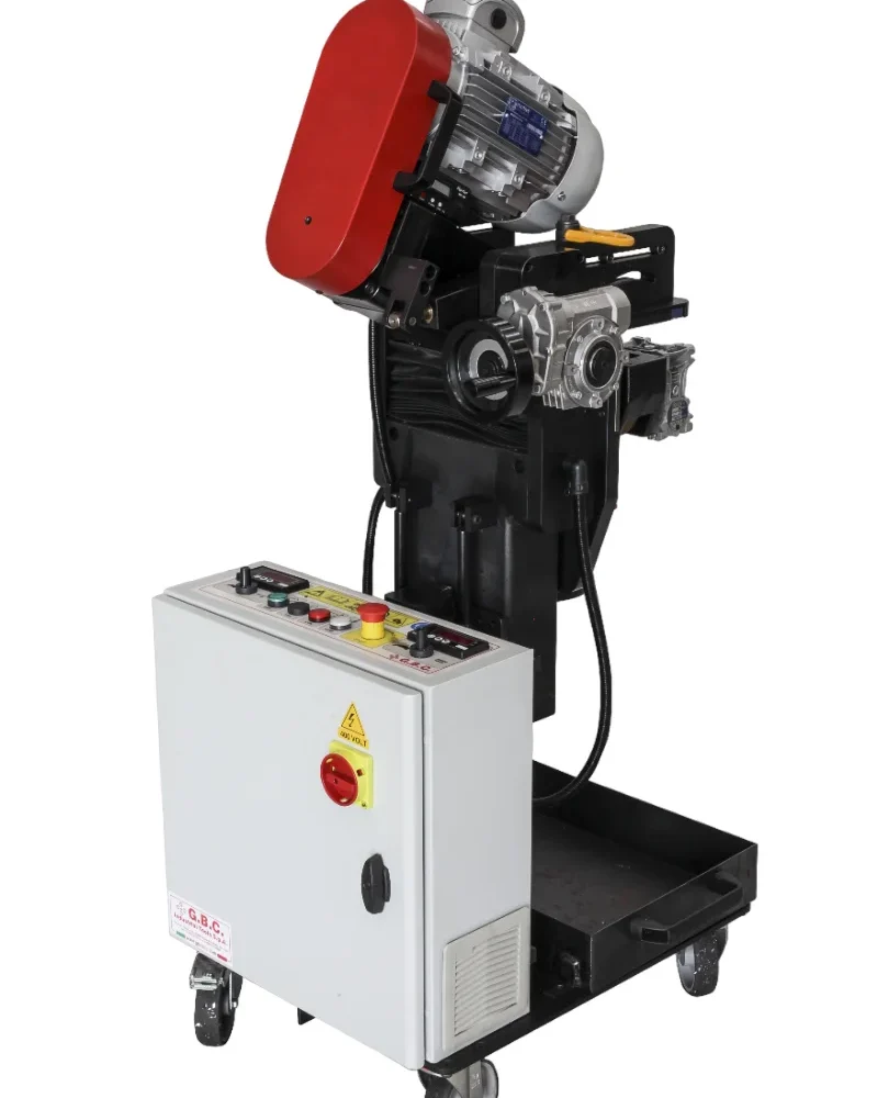 Plåtfasmaskin EDGE 80 för fogberedning av plåt 6–120 mm inom tung industri.