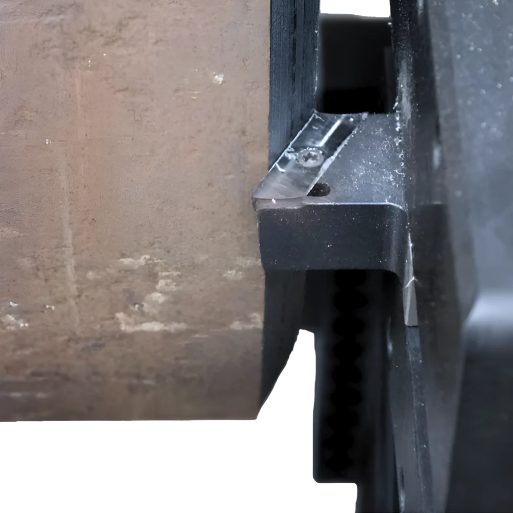 Invändig rörfasning med Hypermaxi 20–40 – detalj av skär och bearbetning