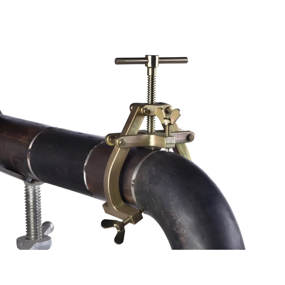 Gold Bridge rörinriktningsklämma i smitt stål för exakt och säker centrering av rör vid svetsning.