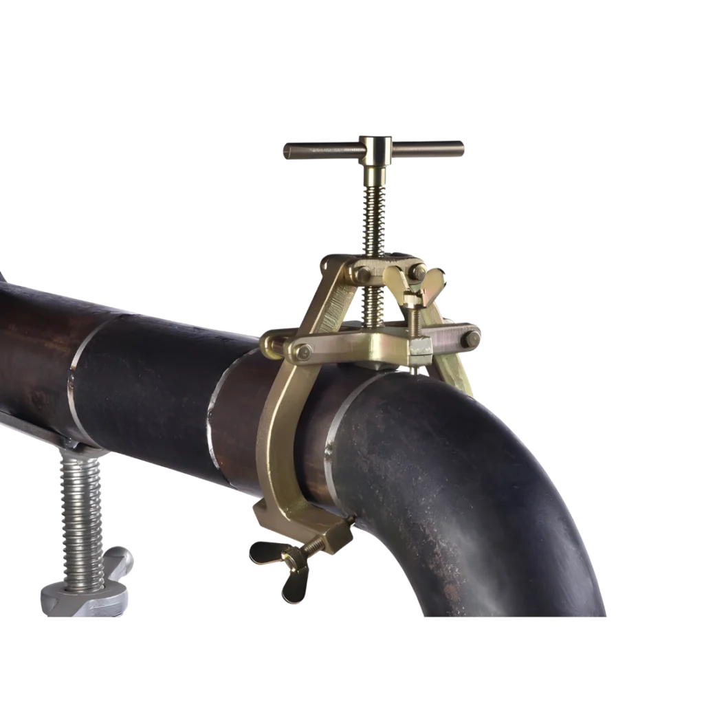 Gold Bridge rörinriktningsklämma i smitt stål för exakt och säker centrering av rör vid svetsning.